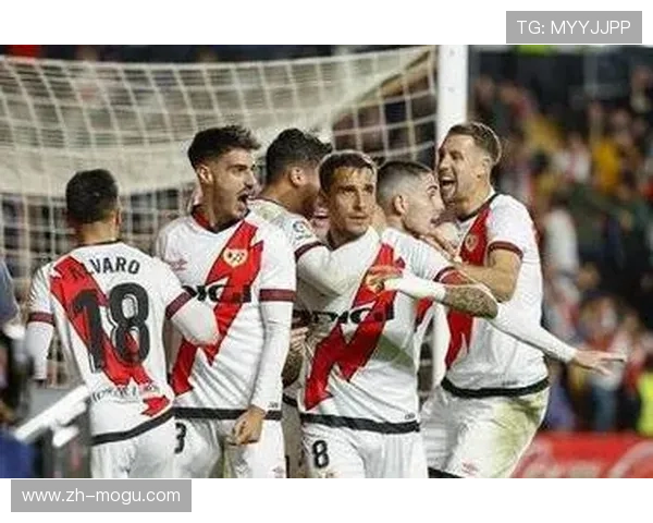 巴列卡诺铁桶阵克制皇马，主场场地偏小成战术关键