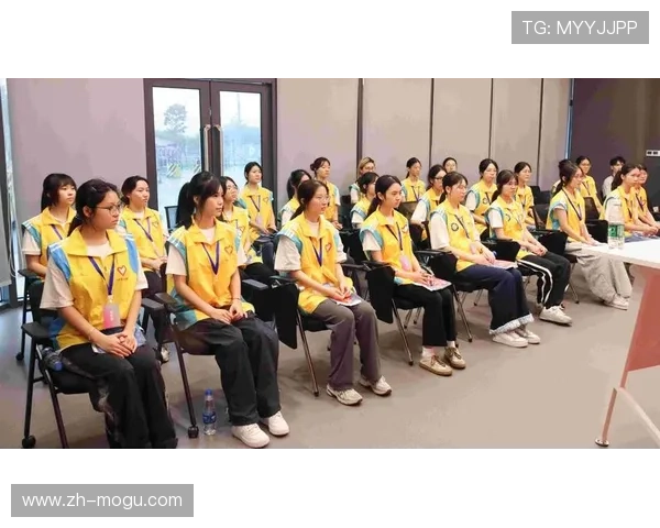 垒球全民健身日活动走进中山社区，三百余名学生参与互动