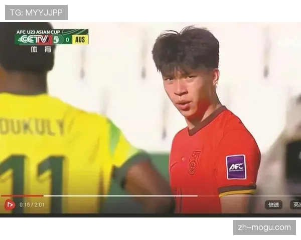 恩戈姆主罚任意球蹭王钰栋变线,定位球意外因素影响比赛 恩戈姆主罚任意球蹭王钰栋变线,定位球意外因素影响比赛